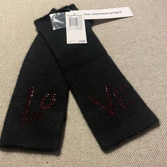 NWT The Cashmere Project Black LOVE Rhinestone Cashmere Fingerless Gloves - Picture 2 of 9